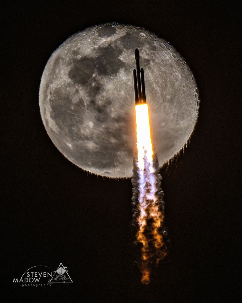 APOD: 2024 January 2 – Rocket Transits Rippling Moon