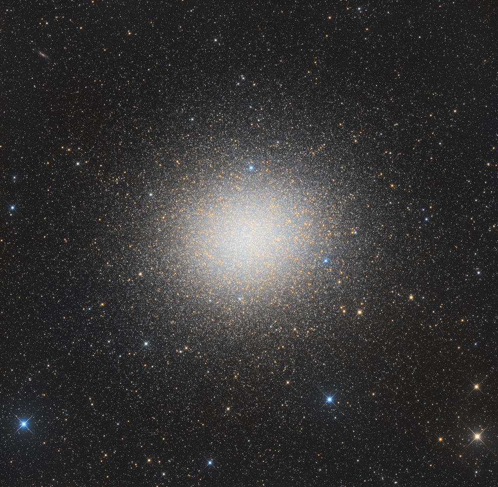 APOD: 2024 March 28 – Millions of Stars in Omega Centauri