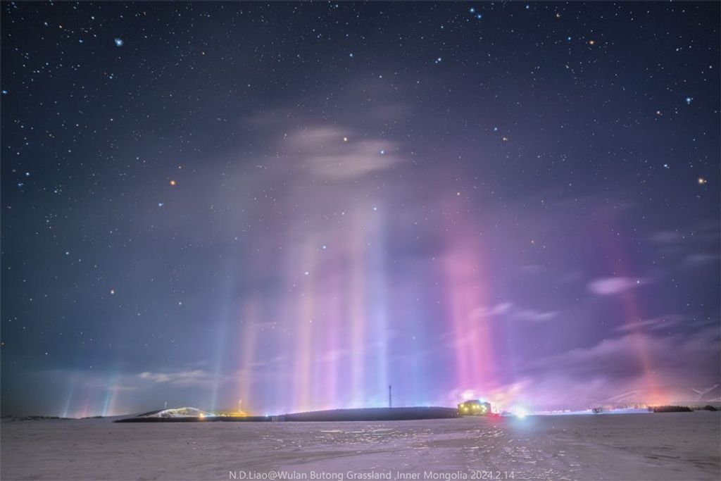 APOD: 2024 March 4 – Light Pillars Over Inner Mongolia