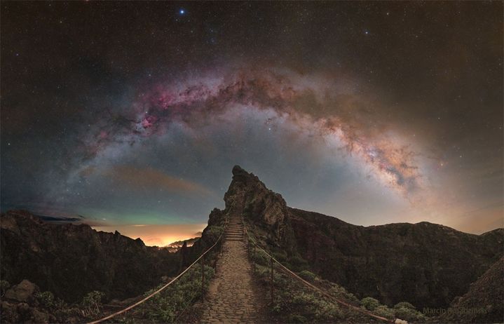 APOD: 2024 May 29 – Stairway to the Milky Way