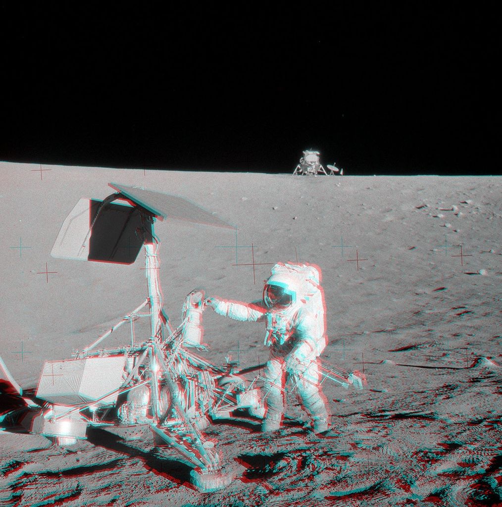 APOD: 2024 November 15 – Apollo 12 and Surveyor 3