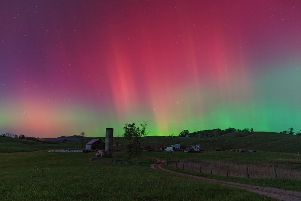 APOD: 2024 October 12 – Northern Lights, West Virginia