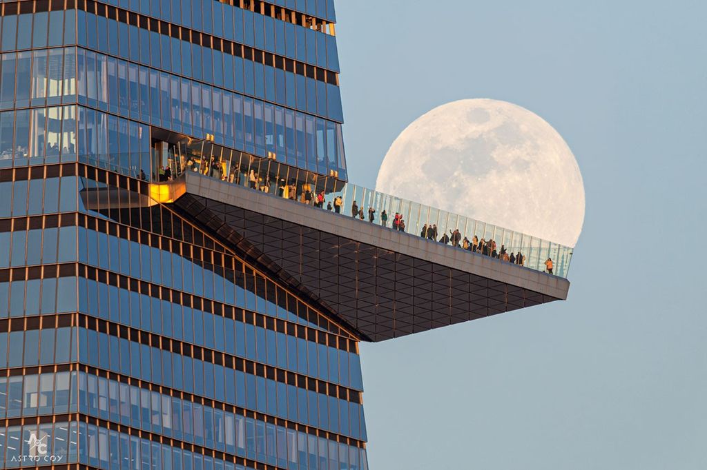 APOD: 2025 April 12 – Moon Near the Edge