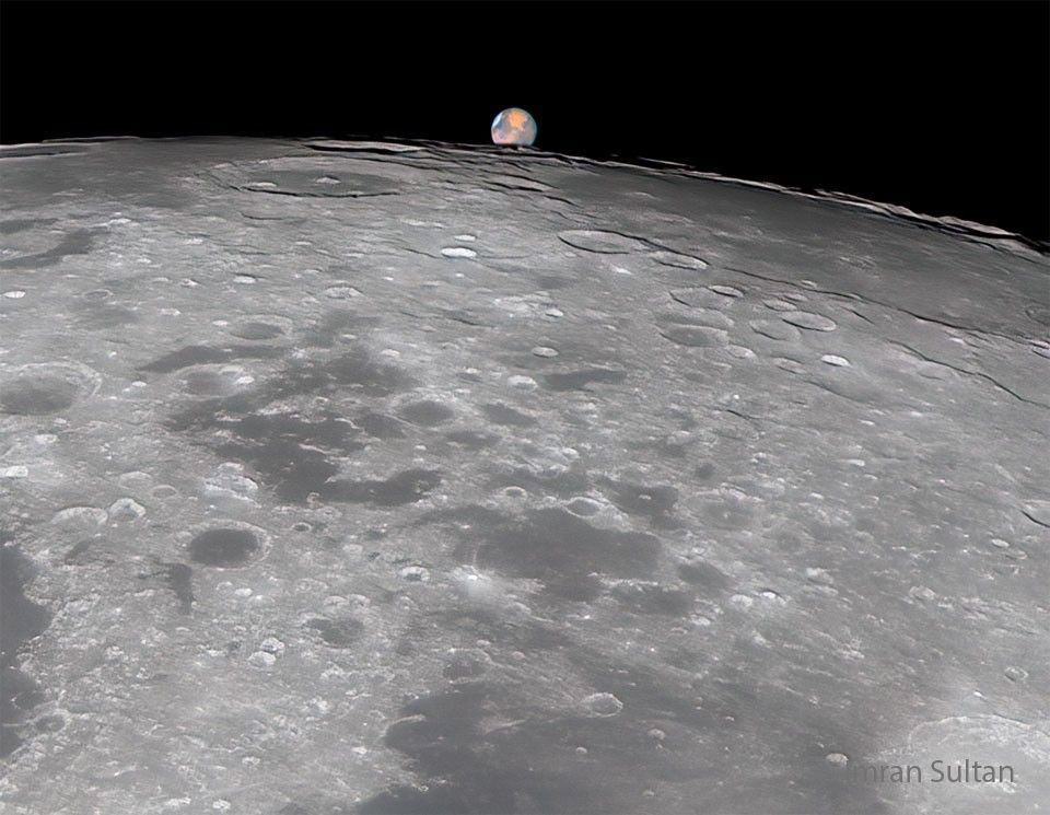 APOD: 2025 January 15 – Wolf Moon Engulfs Mars