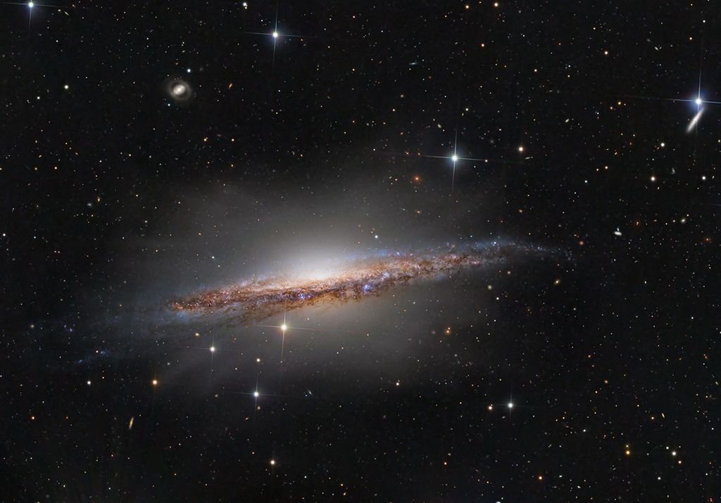 APOD: 2025 November 27 – Portrait of NGC 1055