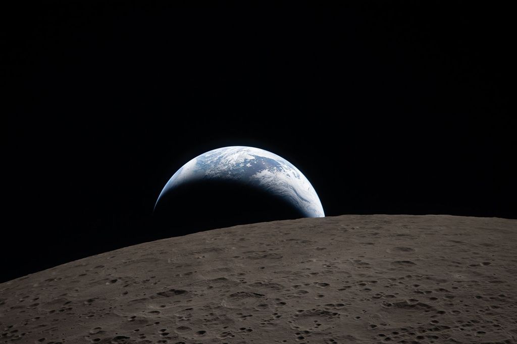 APOD: 2026 April 8 – Earthset