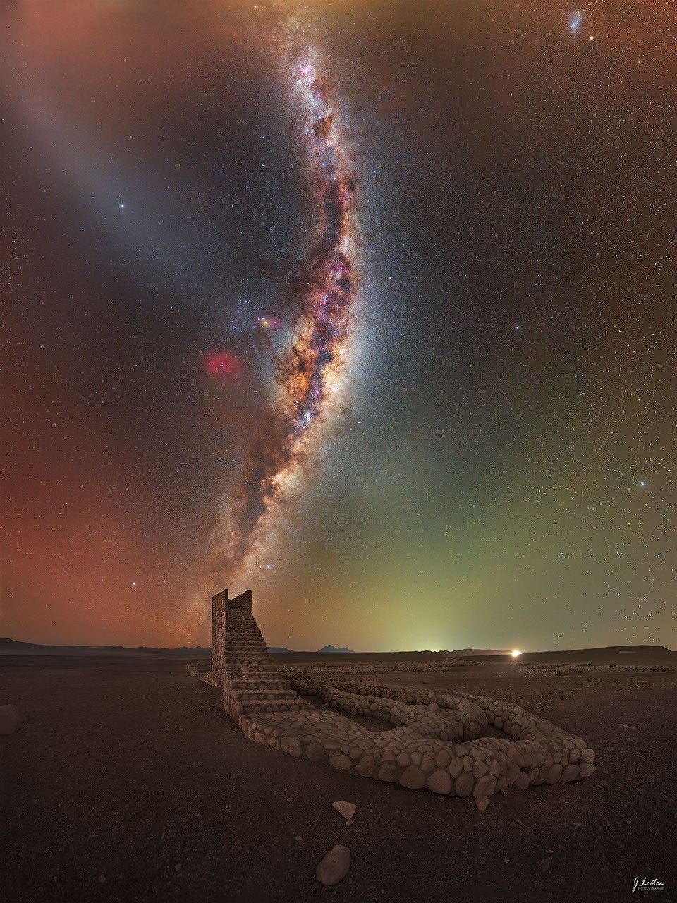 APOD: 2026 October 13 – Desert Stairway to Heaven