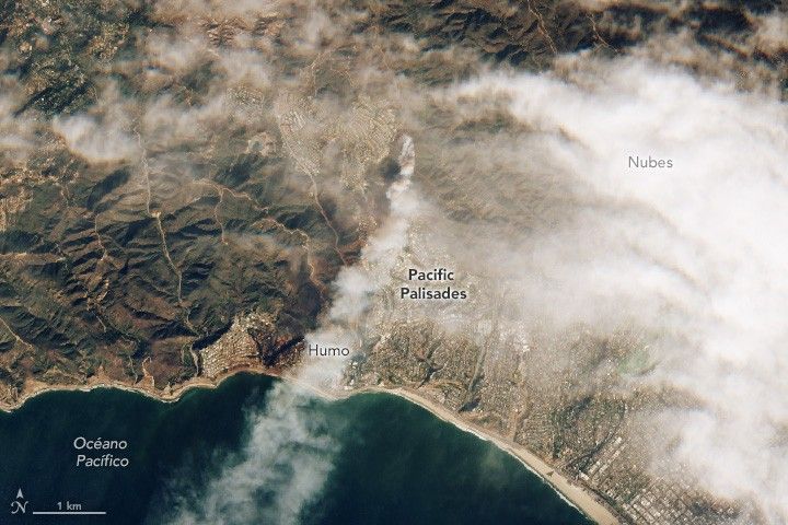 Una vista detallada de Palisades captada por el satélite Sentinel-2 de la ESA a las 10:45 a.m., hora del Pacífico, del 7 de enero, poco después de que el incendio comenzara. 