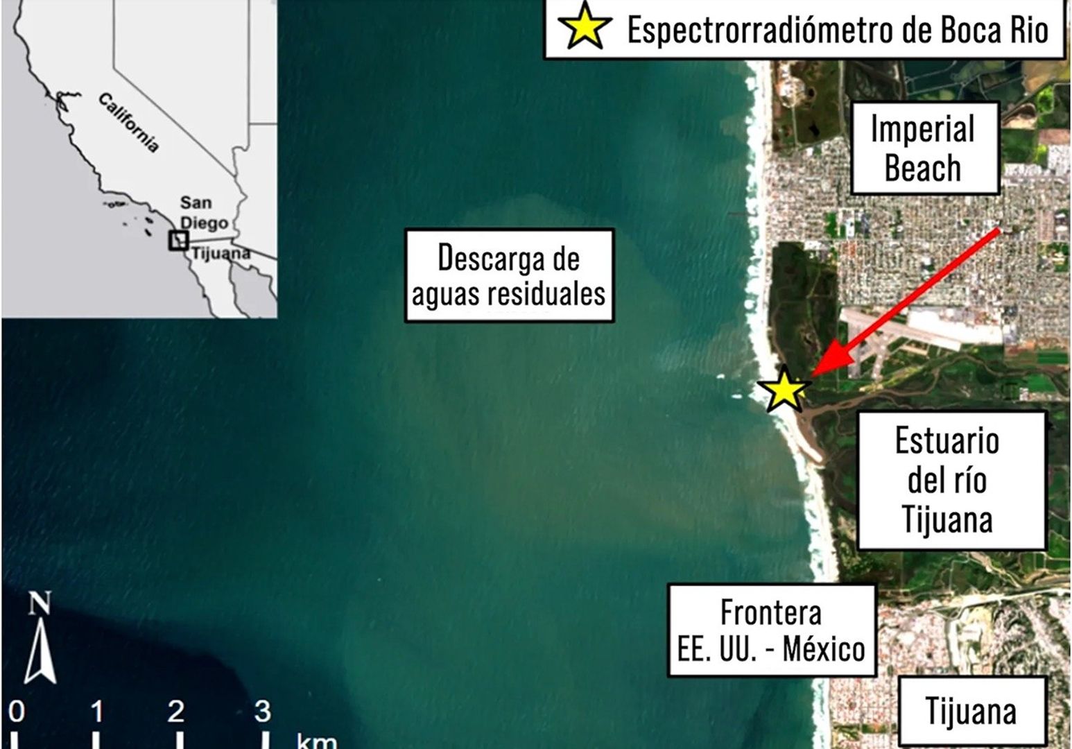 Una mancha se dispersa hacia el mar en esta imagen captada por el satélite Sentinel 2 frente a la costa de San Diego el 24 de marzo de 2023. Tanto el espectrorradiómetro empleado para analizar las muestras de agua (estrella amarilla) como el instrumento EMIT de la NASA identificaron en las señales de esta descarga un tipo de bacteria que puede enfermar a seres humanos y animales.