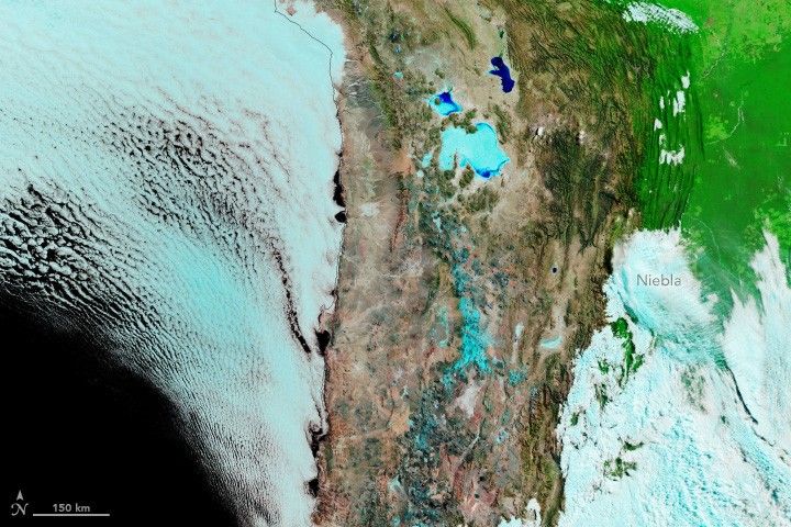 El Espectrorradiómetro de imágenes de resolución moderada (MODIS, por sus siglas en inglés) a bordo del satélite Terra de la NASA capturó una imagen del desierto de Atacama el 16 de julio de 2025.