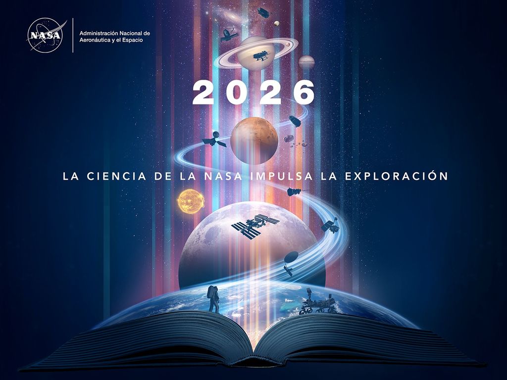 La portada del Calendario de Ciencia de la NASA 2026 conmemora el 250.o aniversario de Estados Unidos. La ilustración utiliza tonos azules con detalles cálidos en tonos pastel que muestran el viaje de exploración espacial de la humanidad. En la parte inferior, un libro de historia abierto emite luz, y la Tierra emerge por encima de él. Un camino se extiende desde el libro hacia el espacio profundo, hasta más allá de la Luna, Marte y Saturno, y muestra naves espaciales, incluyendo a NISAR, la Estación Espacial Internacional, la sonda solar Parker, los orbitadores LRO y MRO, Dragonfly, el explorador NEO, y los telescopios espaciales Webb y Roman. Un astronauta de Artemis y un explorador robótico aparecen en las páginas opuestas del libro: el astronauta da un primer paso en el trayecto cósmico para simbolizar cómo el descubrimiento científico abre el camino a la exploración humana en nuestro viaje más allá de la Tierra.