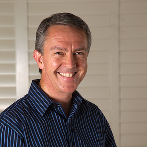 Portrait photo of a smiling man