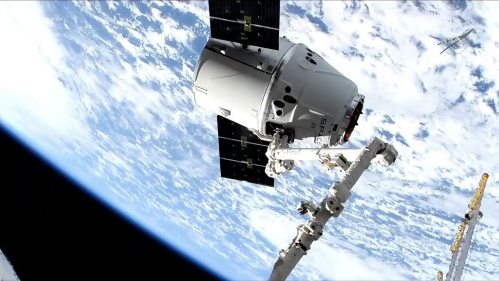 Image from the ISS toward Earth.