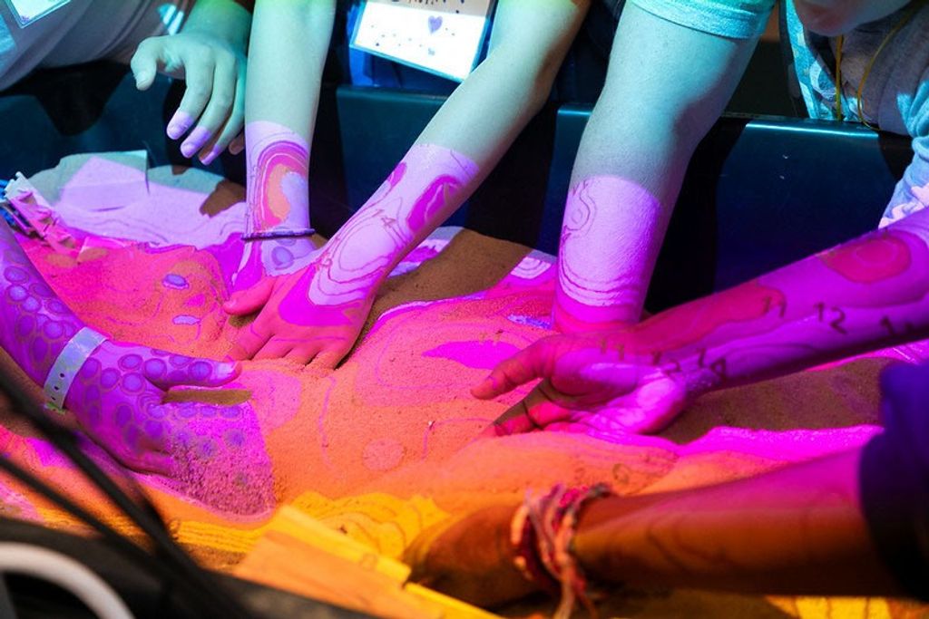 1,000 Museum Visitors Dive Into NASA Sea Level Science on World Ocean Day