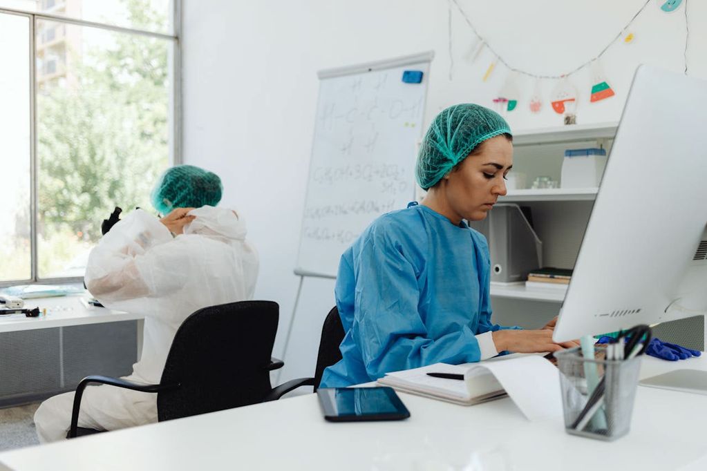Researcher Taking the Open Science Essentials Course