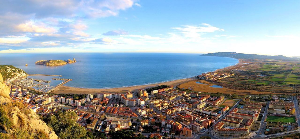 L'Estartit, a small Spanish coastal town in the Catalan Costa Brava region of the northwestern Mediterranean Sea. A half-century of continuous data from a meteorological and oceanographic coastal station here are giving scientists important insights into the region's long-term climate trends. Credit: Cnestartit / CC BY-SA