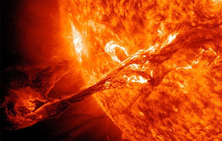 Imagen de una eyección de masa coronal estalló en el espacio el 31 de agosto de 2012, viajando a más de 900 millas por segundo.