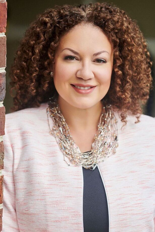 Michelle Hawkins Headshot