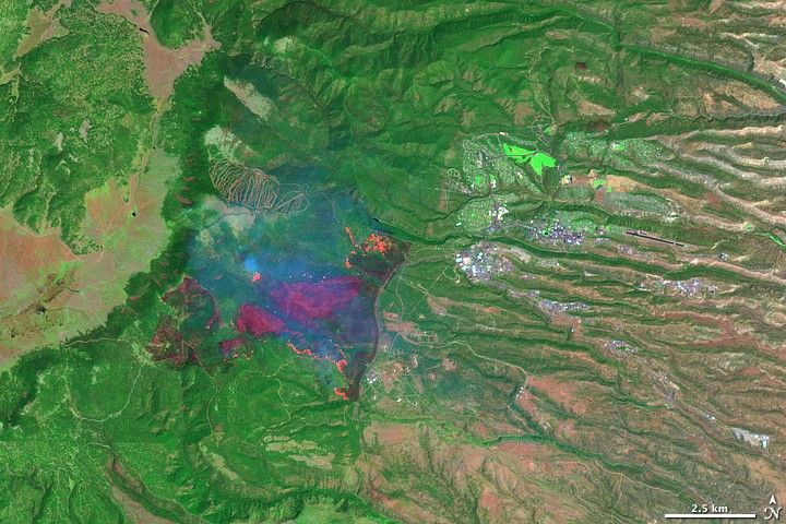 False Color (visible and shortwave infrared) - May 9, 2000