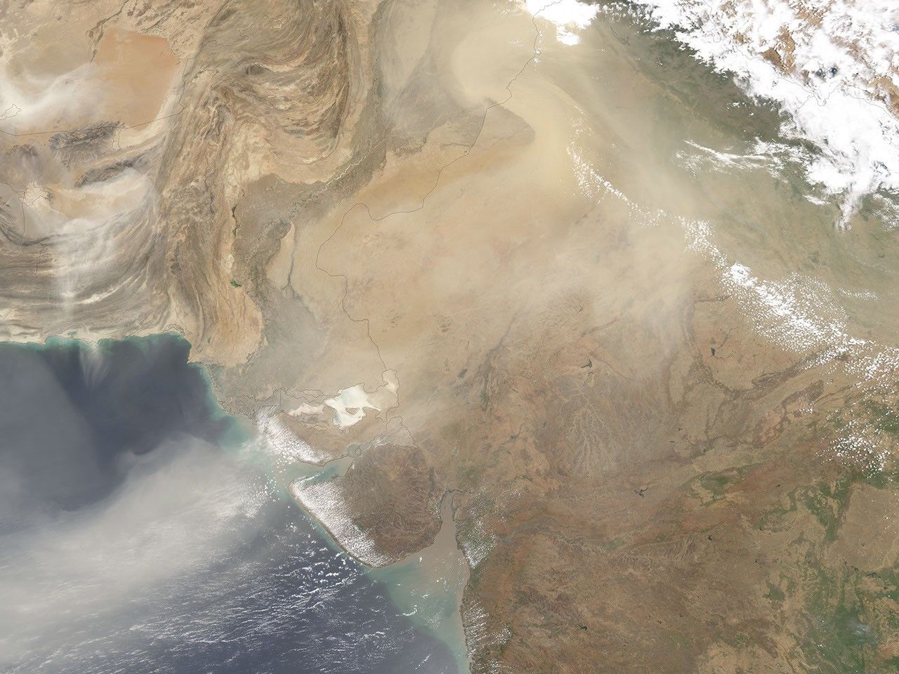 Dust in the Indus Valley