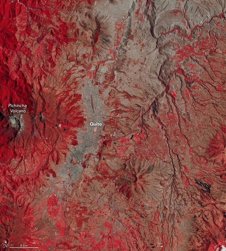 Three Decades of Urban Expansion in Quito