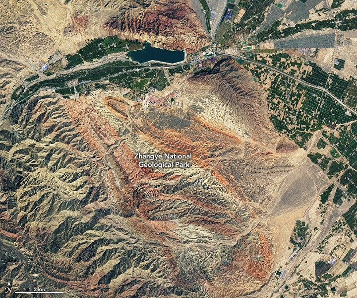 Red Rocks and Rainbow Ridges