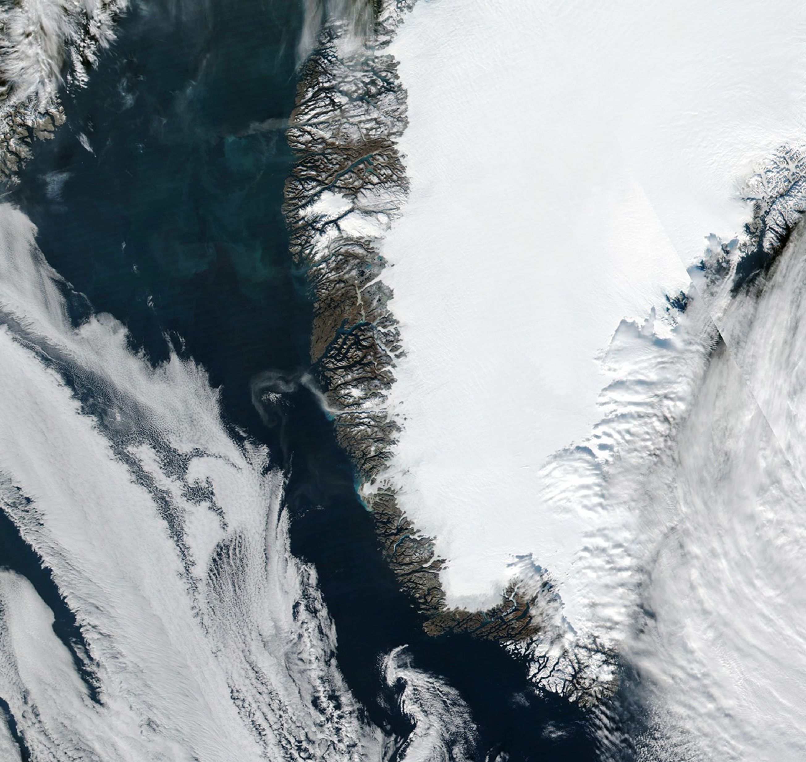 Dust Storms in Greenland