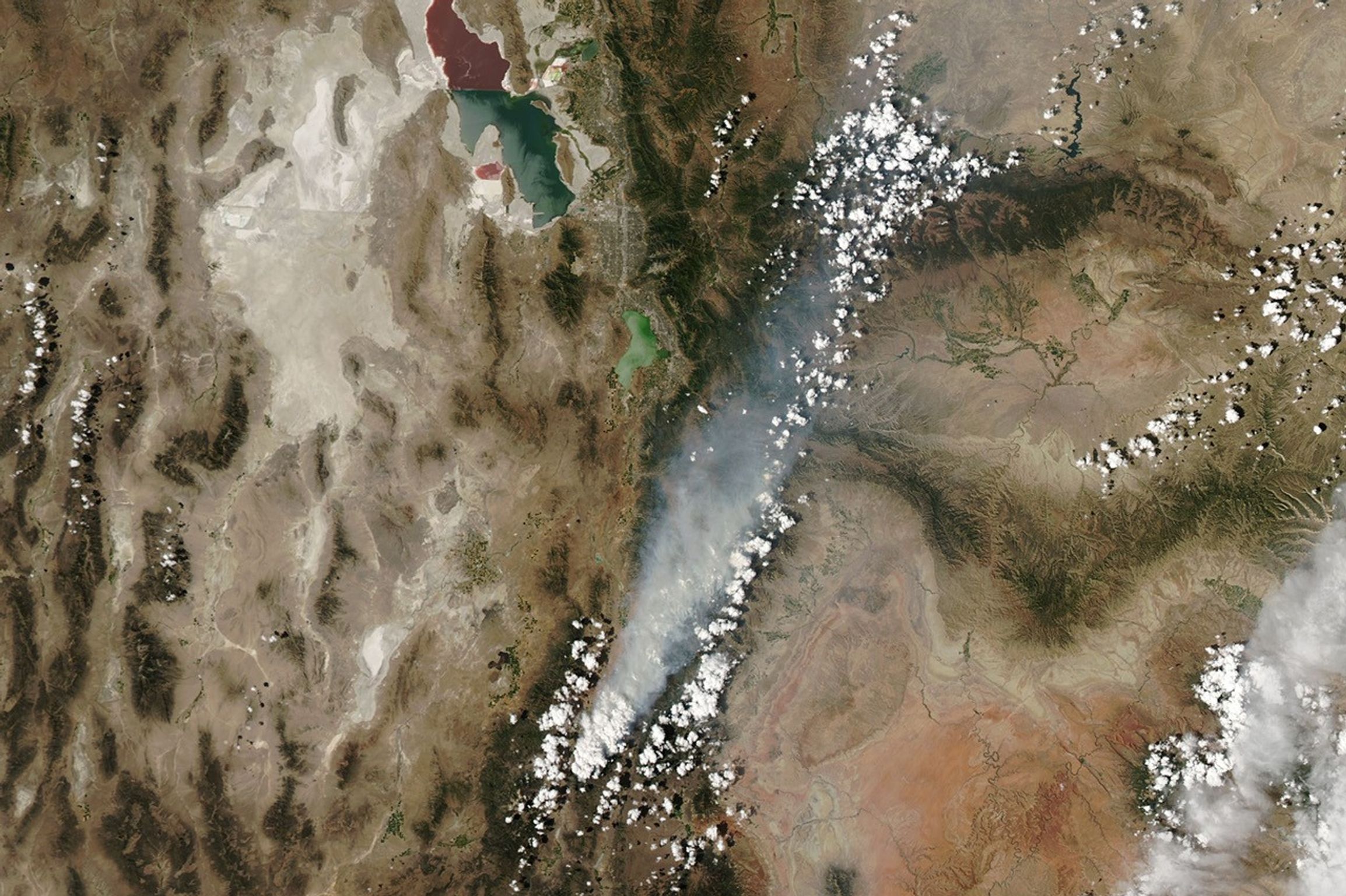 Monroe Canyon Fire Intensifies