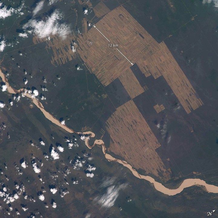 ISS018-E-008064 & 008065 - November 9, 2008