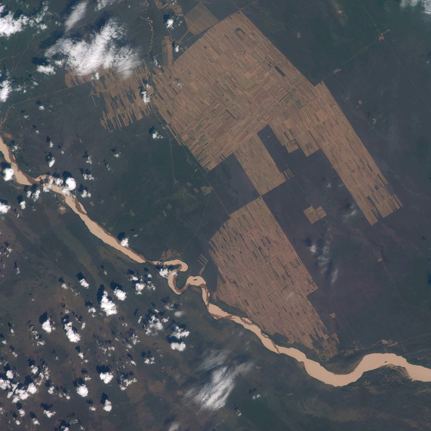 ISS018-E-008064 & 008065 - November 9, 2008