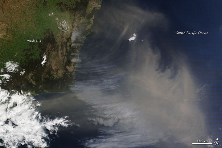 Australian Dust over the Pacific Ocean