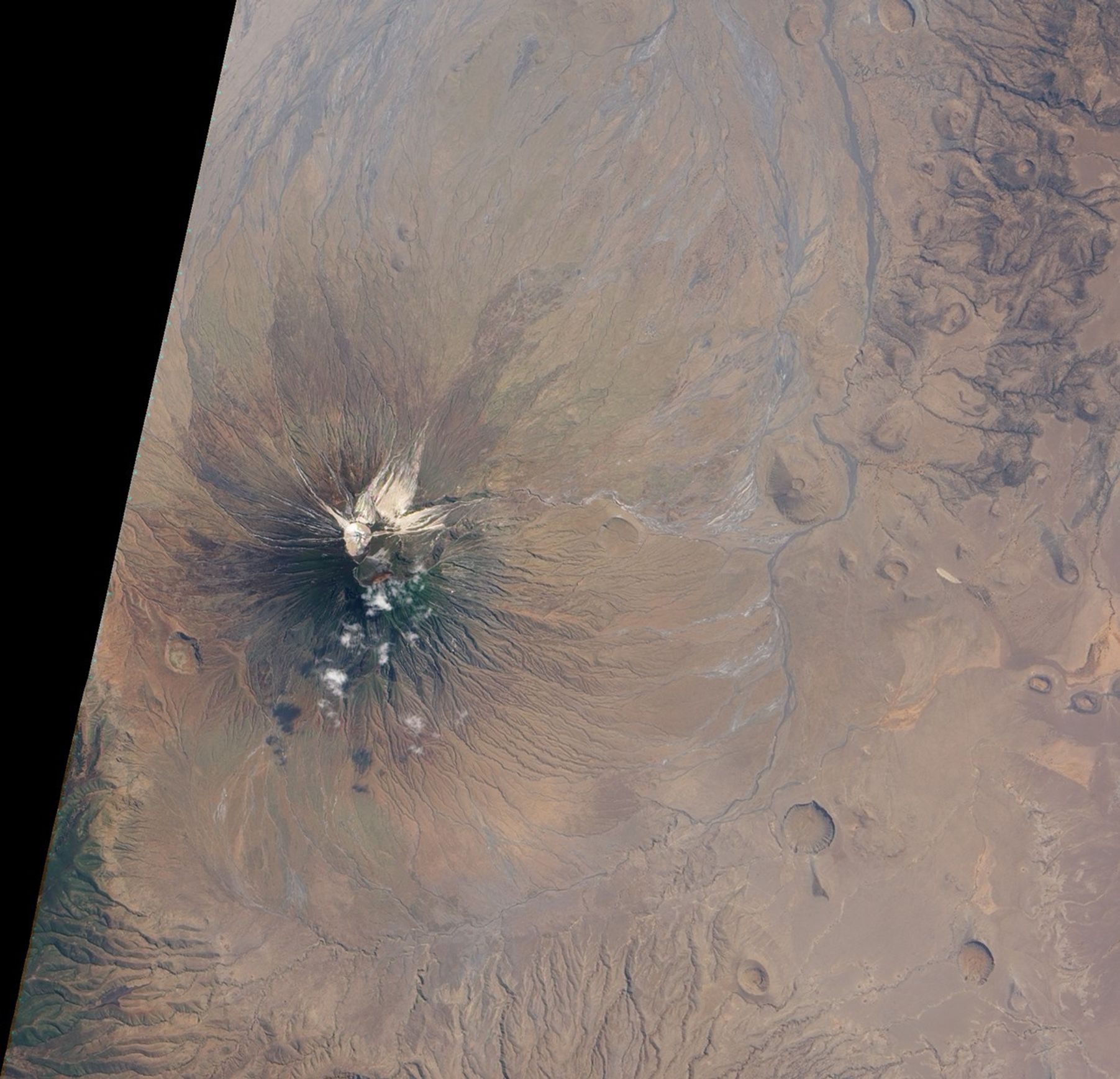 Before Explosive Eruptions - July 16, 2004