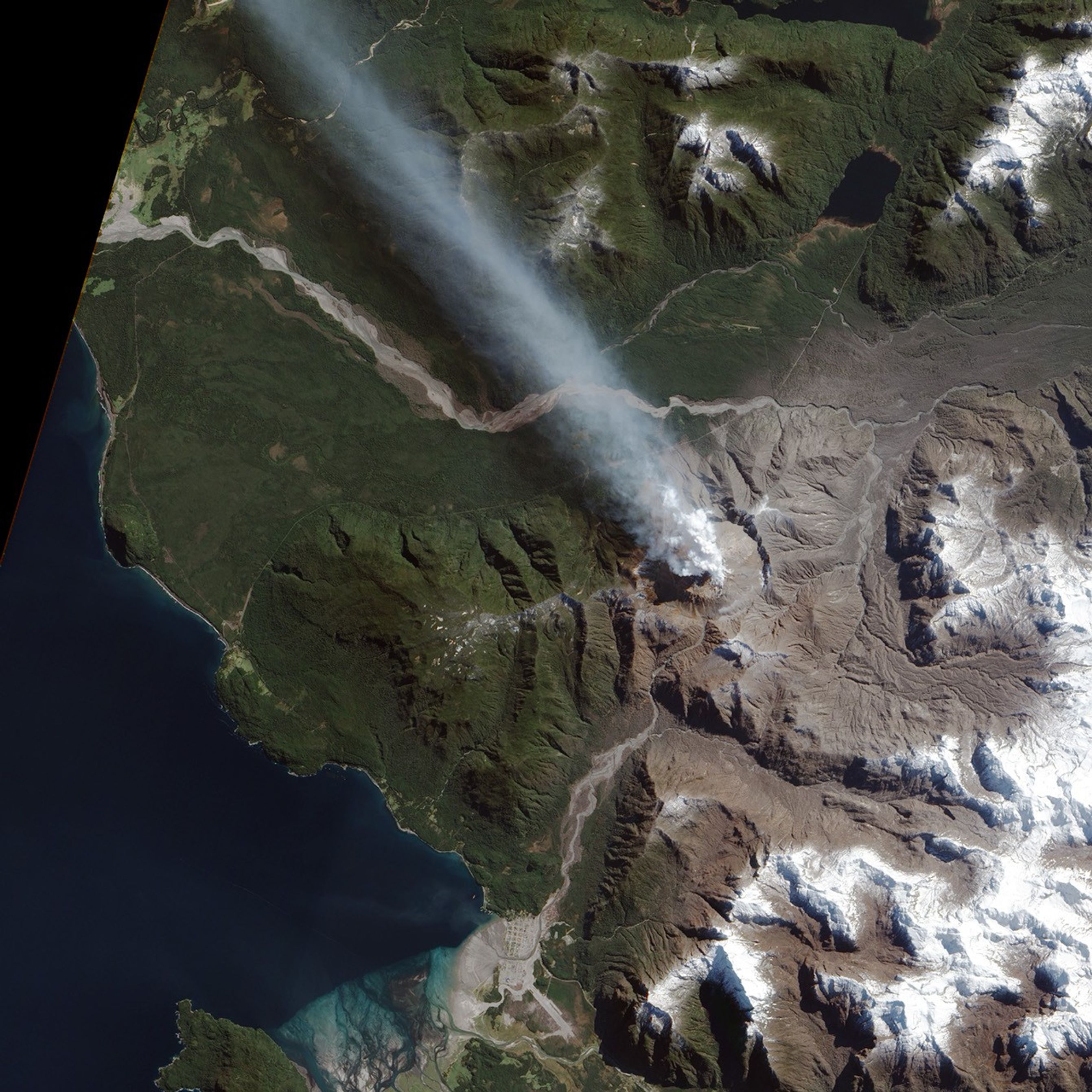 2009270 Ash and Steam Plume from Chaitén - NASA Science
