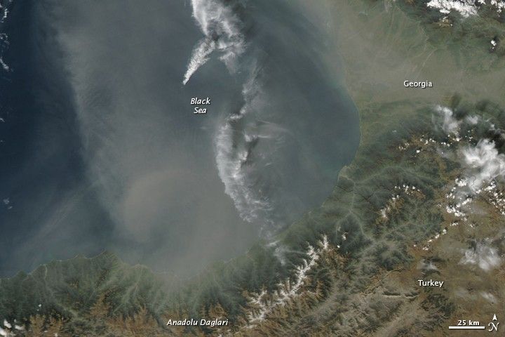 Dust over the Black Sea