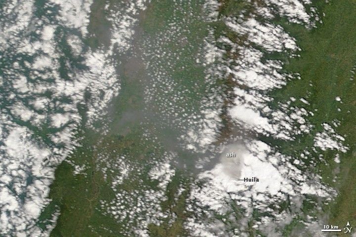 Ash Emissions at Nevado del Huila
