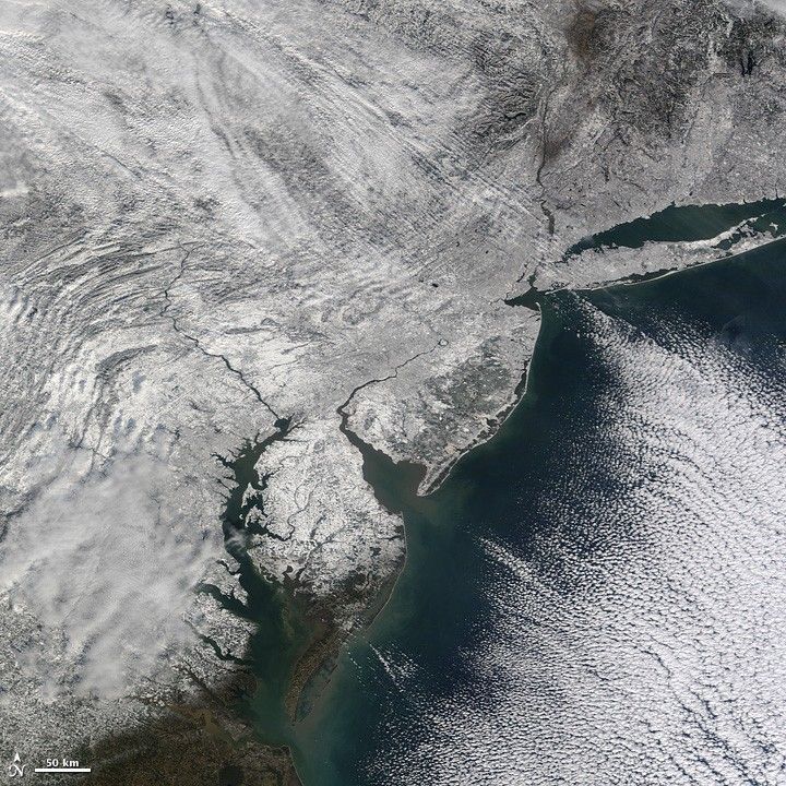 Snowstorm Hits the U.S. East Coast