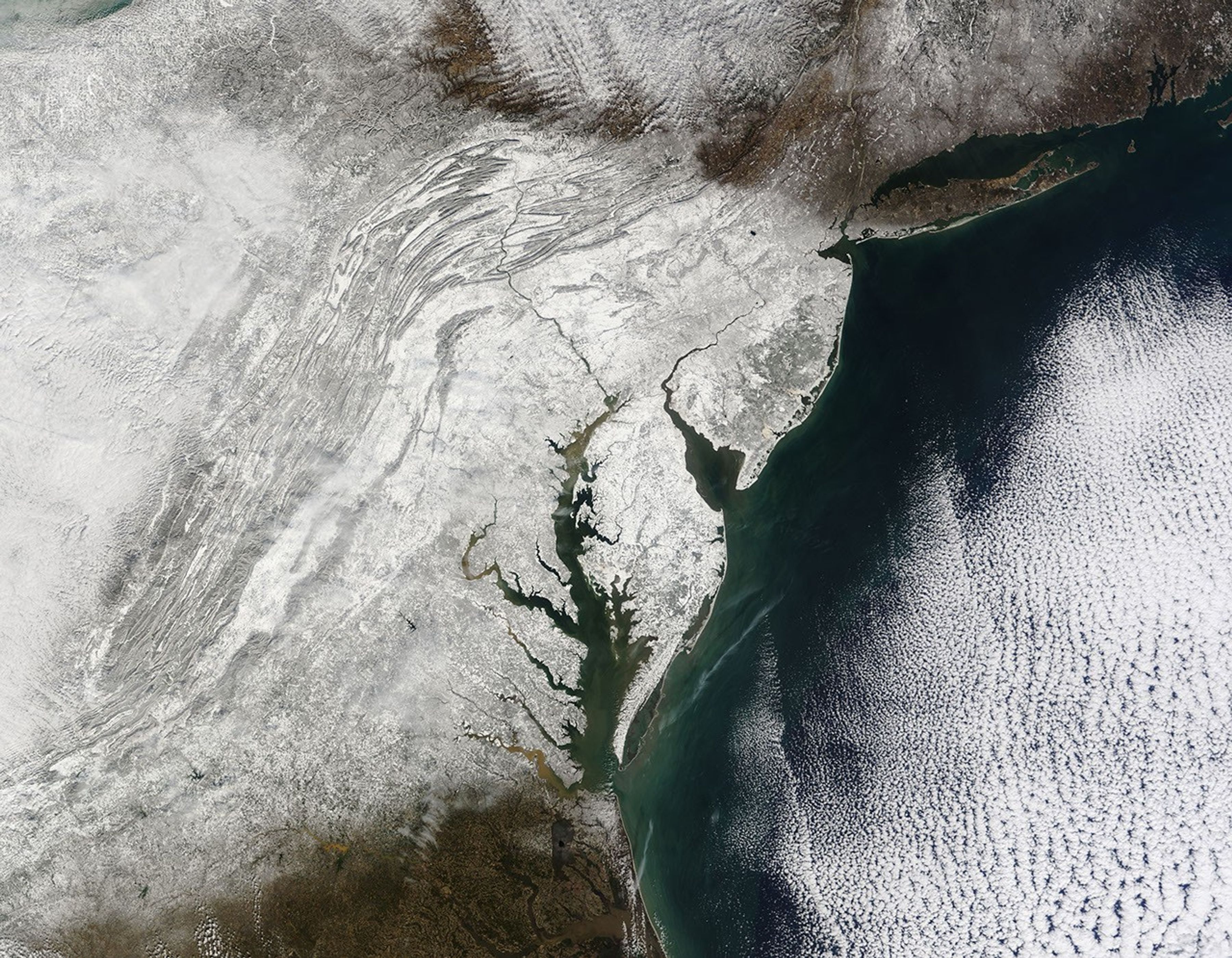 Heavy Snow around U.S. Capital