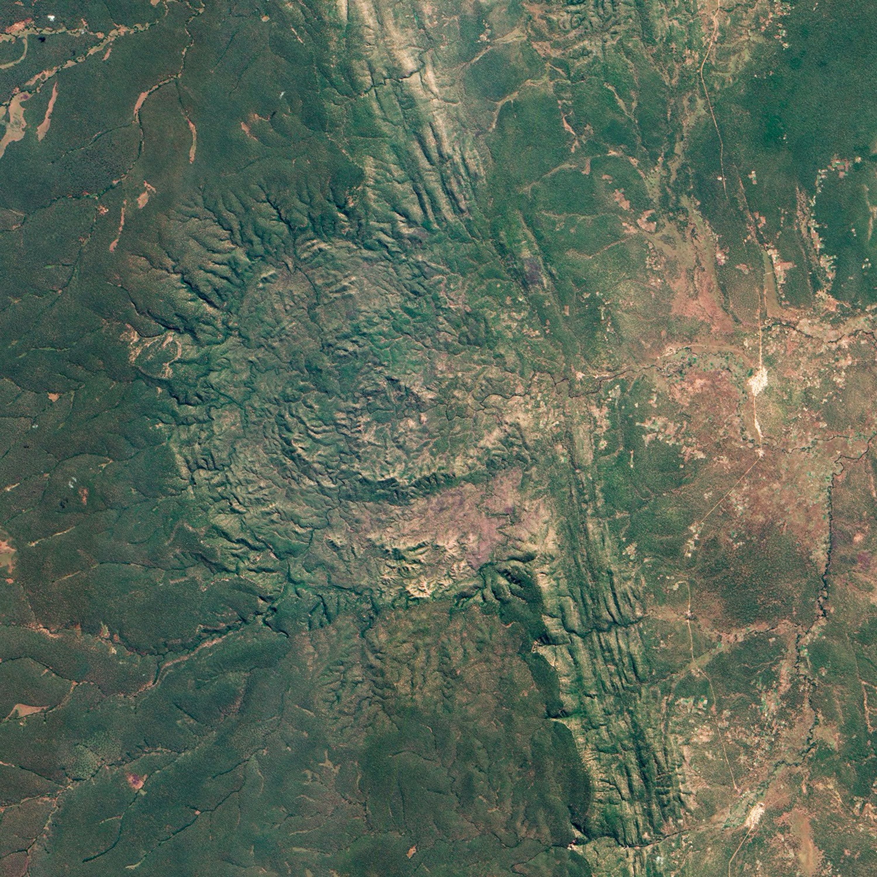 Luizi Crater, Democratic Republic of the Congo