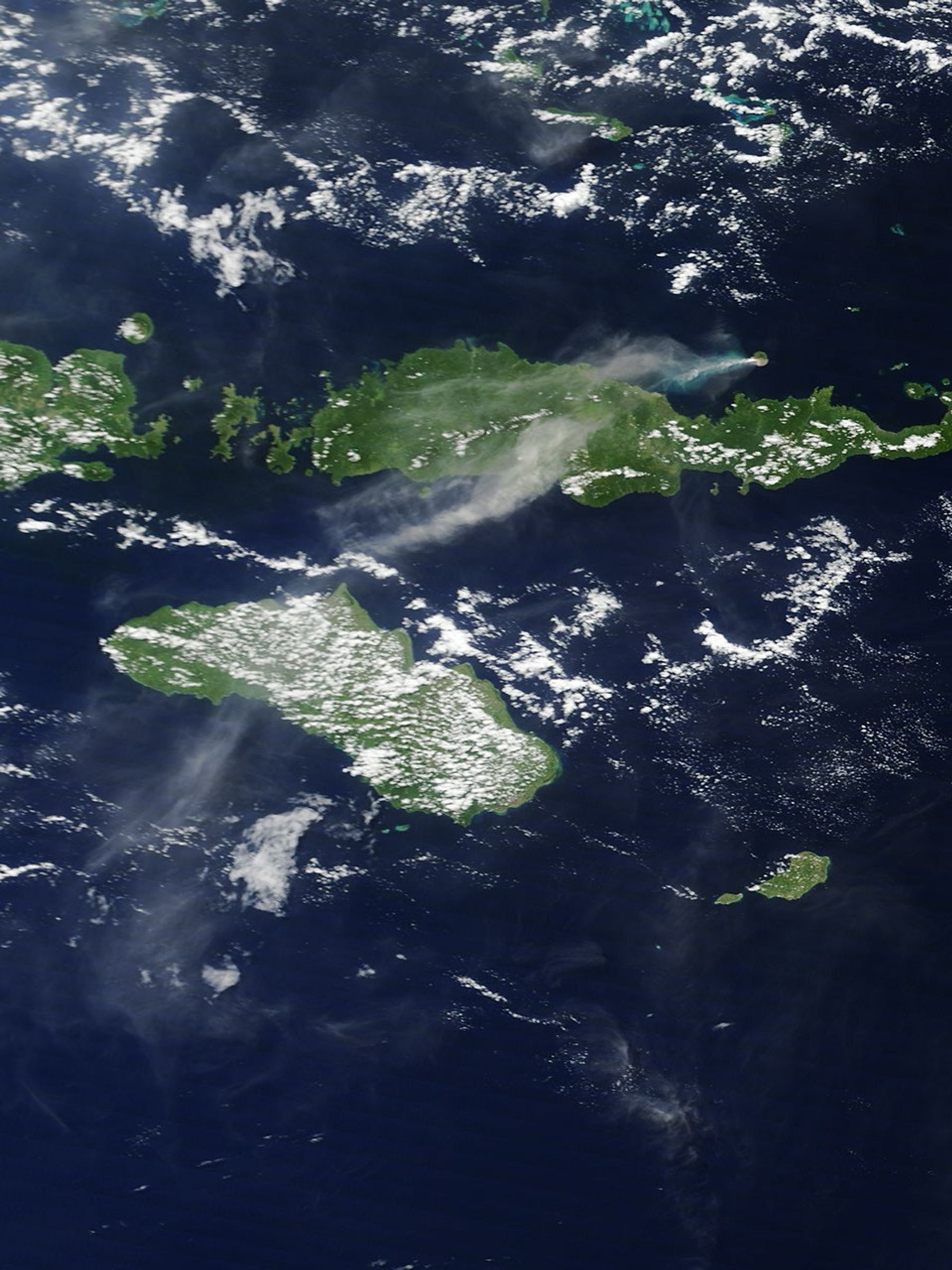 Strong Eruption at Paluweh Volcano