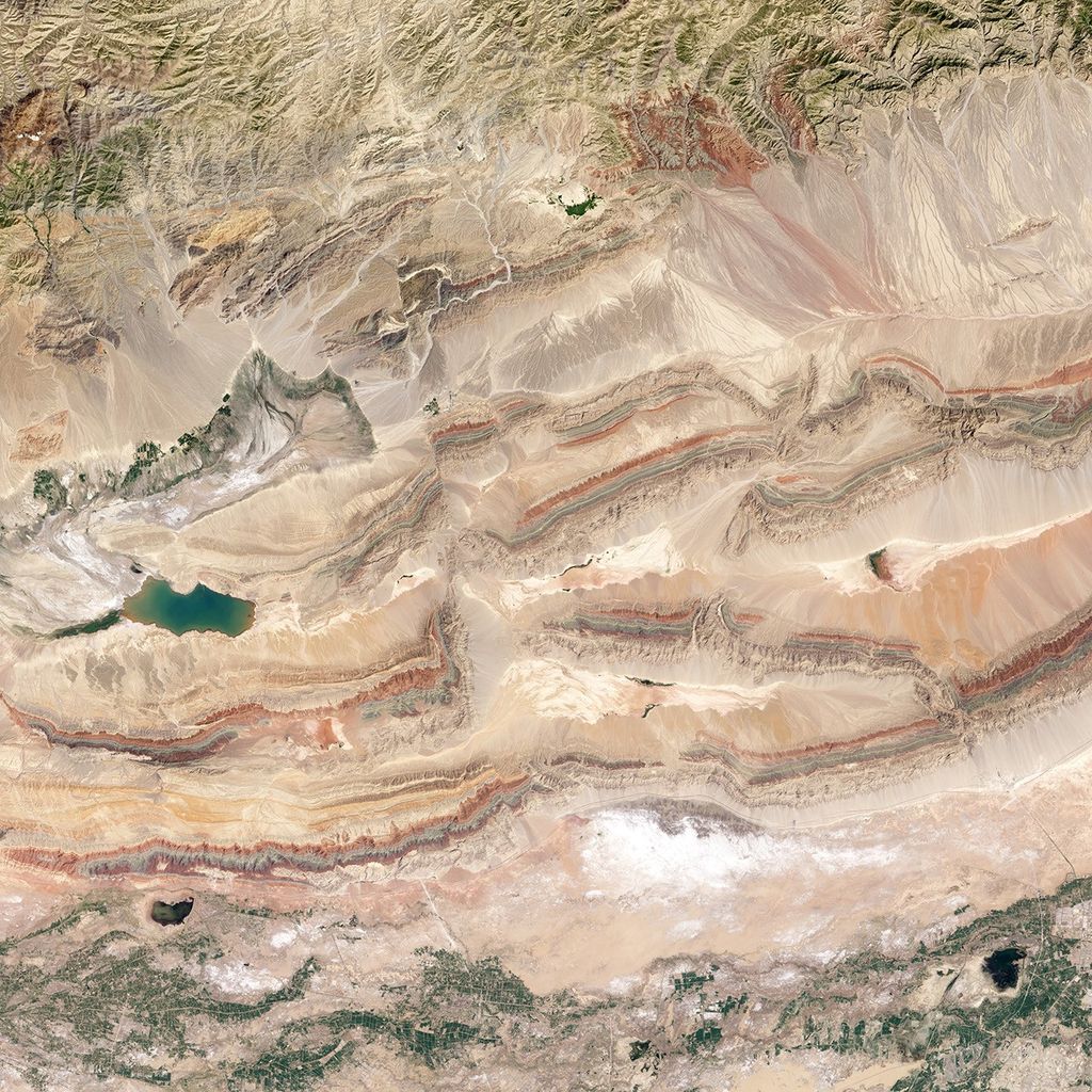Real Sedimentary Rocks Faults in Xinjiang - NASA Science