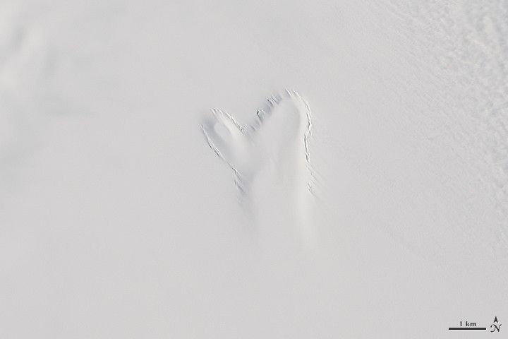 A Mitten Materializes in Greenland