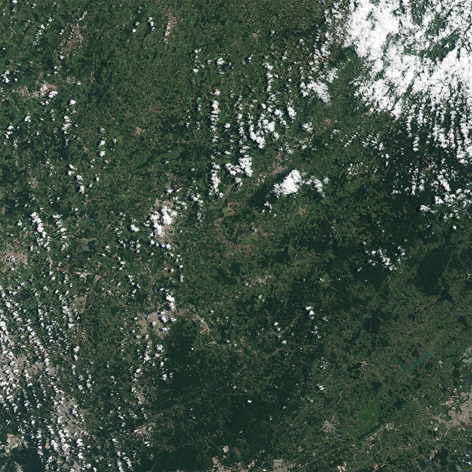 Water Levels Still Dropping Near São Paulo