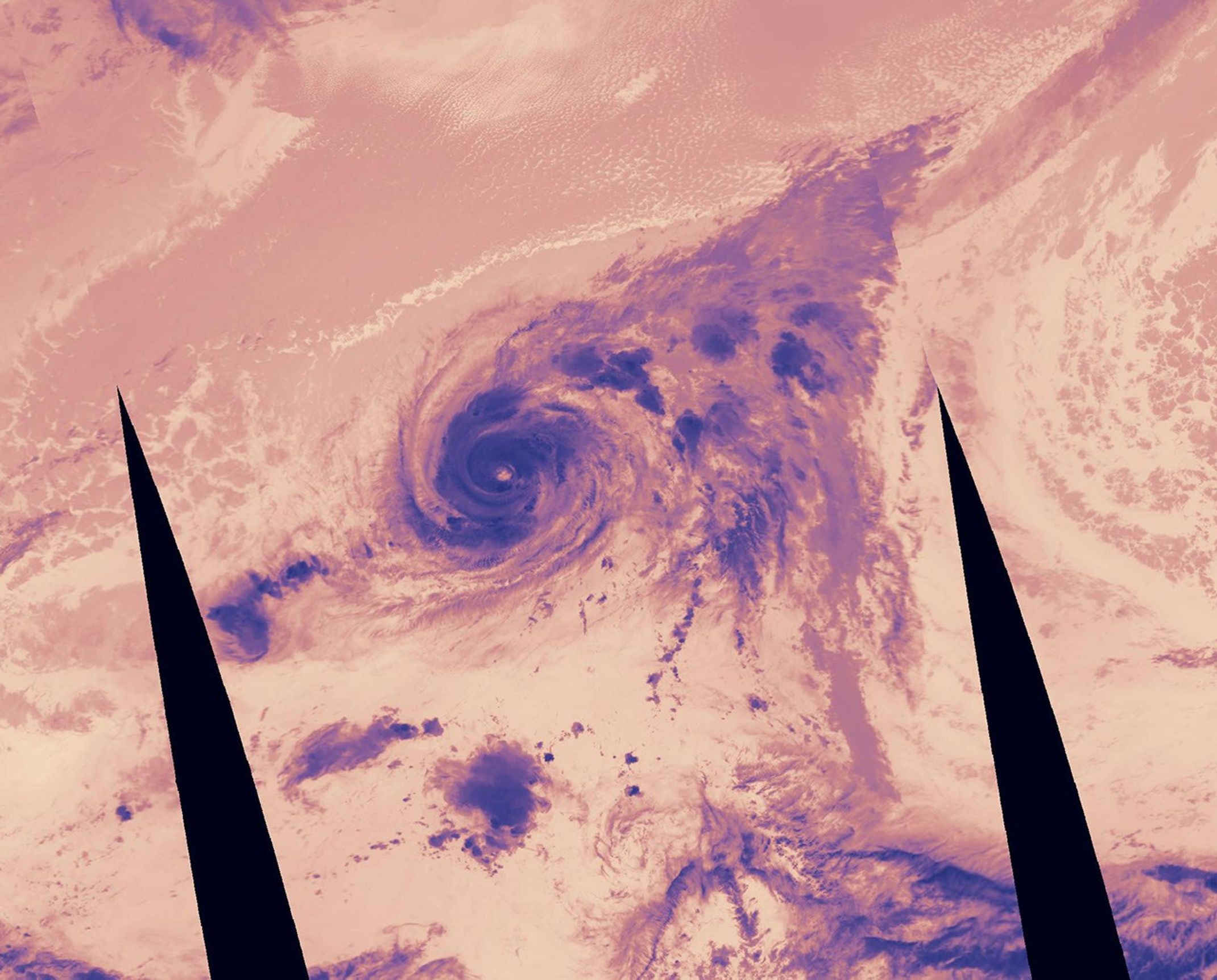 Hurricane Nicole Bears Down on Bermuda