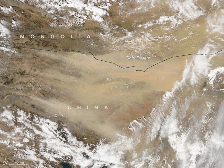 Dust Sweeps Across Northern China