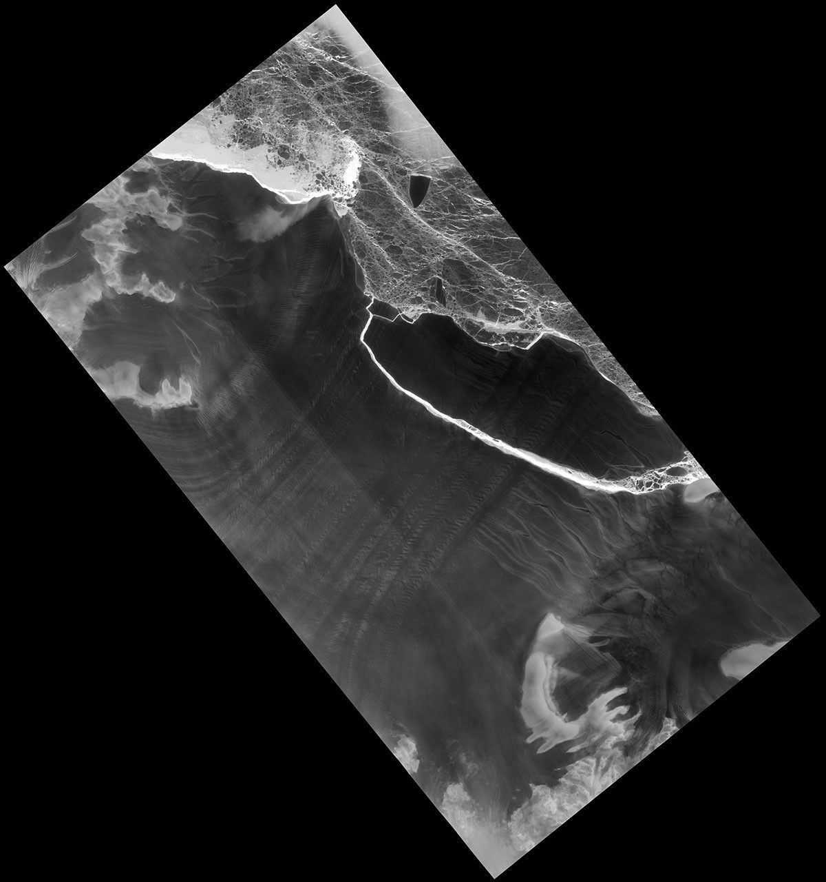 A Fracturing Berg in the Polar Night