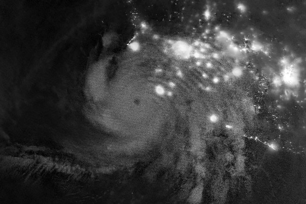 Hurricane Simon Lurks Off the Mexican Coast
