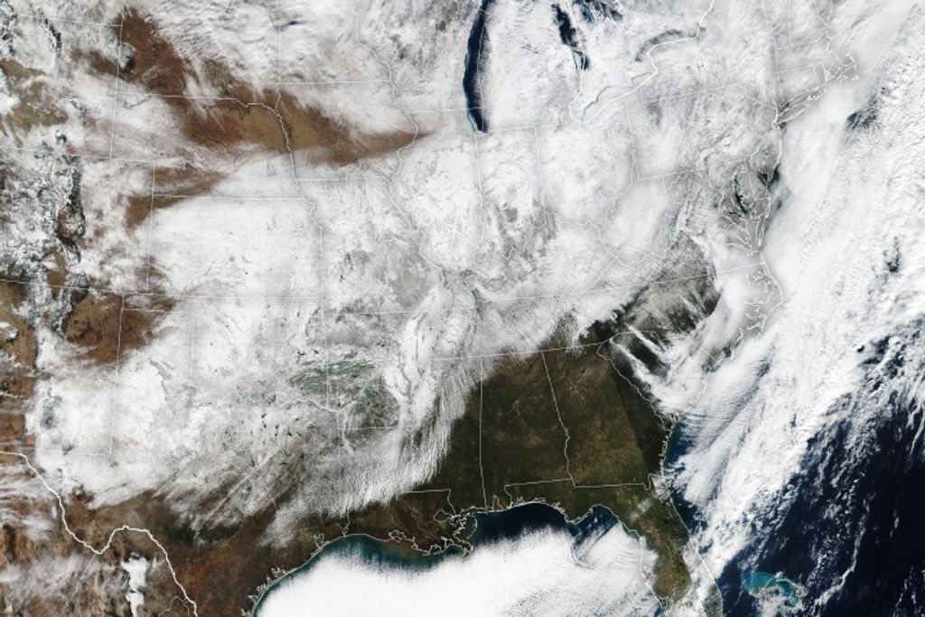 Snow Buries the U.S. Interior and East
