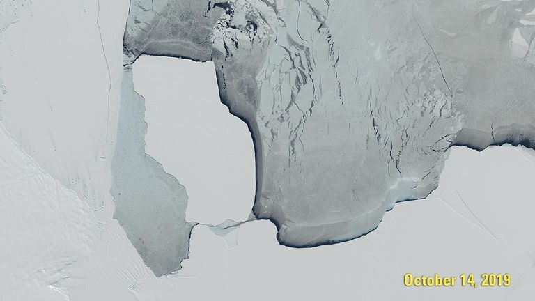 These images show D28, an iceberg estimated to weigh 315 billion tons (286 billion metric tons), before and after it broke free from Antarctica's Amery Ice Shelf and drifted into the Southern Ocean. Roughly the size of the Hawaiian island of Oahu, D28 is the largest iceberg to calve from the ice shelf since the 1960s. Images taken by Landsat 8. Source: U.S. Geological Survey’s National Land Imaging Image Collections
