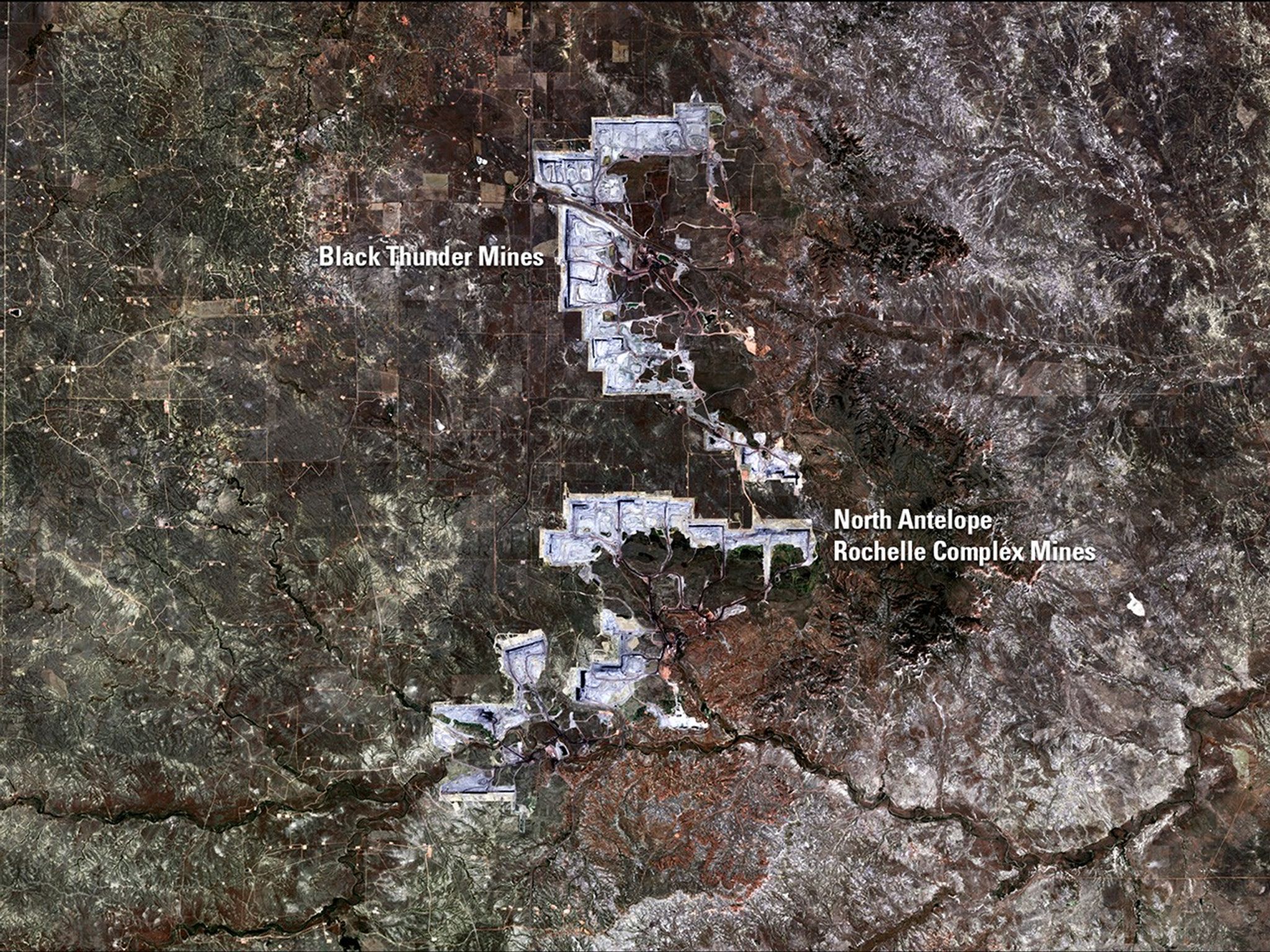 Wyoming’s Powder River Basin hosts the North Antelope Rochelle Complex—largest coal mine in the U.S.—and the Black Thunder Mine. Together, they produced 22 percent of the U.S. coal supply in 2014. These images show the landscape’s change from predominantly agricultural use to open-pit mining. USGS officials estimate that these mines have less than 20 years of economically recoverable coal remaining, after which the companies will be required to reclaim the land. Images taken by the Thematic Mapper onboard Landsat 5 and the Operational Land Imager onboard Landsat 8. Source: U.S. Geological Survey (USGS) Landsat Missions Gallery; “Landsat Reveals Industrial Growth in Powder River Basin”; U.S. Department of the Interior / USGS and NASA.
