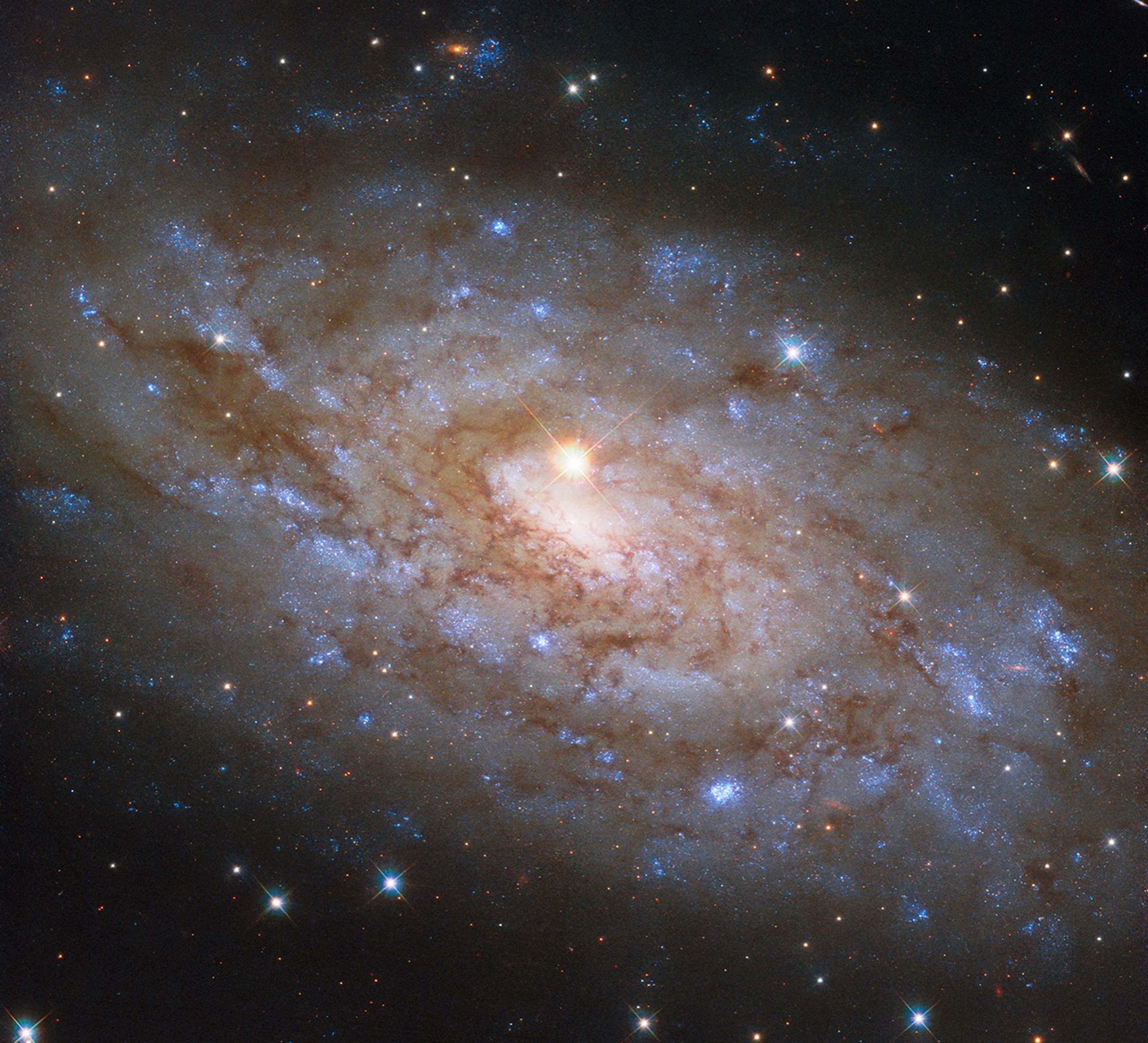 Hubble Views An Intriguing Active Galaxy NASA Science Hubble Views An Intriguing Active Galaxy NASA Science
